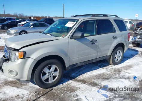 2009 Ford Escape Xlt from USA, damaged, VIN 1FMCU03729KA21715